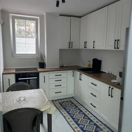 Apartman Sara1 *