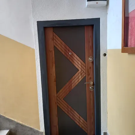 Sara1 Tuzla
