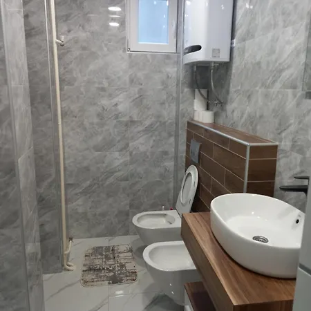 Sara1 * Tuzla